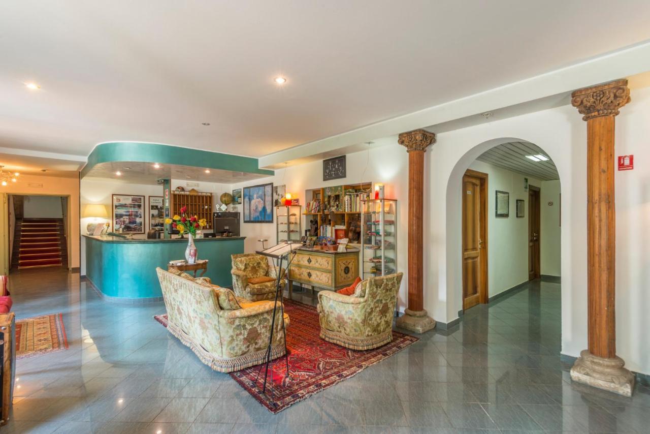 Hotel Le Rocce 마지오네 외부 사진